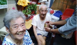 91岁爷爷开直播,传承智慧与活力